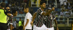 Júlio César e Gum treinam com bola e devem defender o Fluminense contra o Atlético-PR