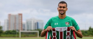 Léo Santos cita papo com Sornoza, descarta problemas com Carille e busca chance no Fluminense