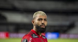 Gabigol responde torcedor após cornetada por jejum de gols: ‘Qual nome do artilheiro do Brasil?