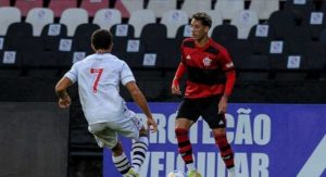 Vasco vence o Flamengo e larga na frente por uma vaga na semifinal do Brasileirão Sub-20