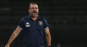 Enderson nega acomodação do Botafogo com vice-liderança da Série B: ‘Temos sete decisões pela frente’