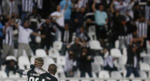 Energia da torcida faz diferença, Navarro é aclamado e Botafogo vai no ritmo para vitória de imposição