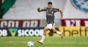 Herói do último Fla-Flu, André revela emoção com torcida e se declara: ‘O Fluminense é tudo para mim’