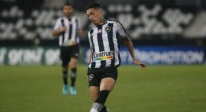 Hugo comemora recuperação de lesão no Botafogo: ‘Não tem sensação melhor do que estar em campo’