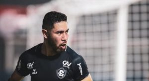 Neto Pessoa comemora hat-trick na estreia como titular do Remo e exalta energia da torcida