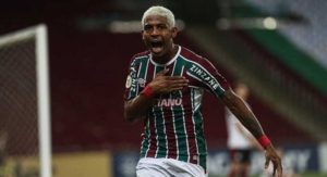 Regido pela torcida, Fluminense vê John Kennedy dar resposta em alto nível e vence quarto Fla-Flu do ano