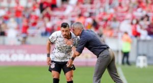 Após pegar lanterna, Corinthians tem sequência de pedreiras contra líderes do Brasileirão e clássico na Arena