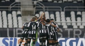 Da polêmica de ingressos à tabela, Botafogo enfrenta o Goiás em jogo de ‘seis pontos’ pela Série B