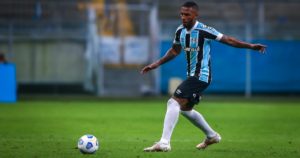 Atuação horrorosa de Paulo Miranda deixa o Grêmio na mão