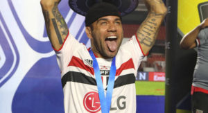 Dani Alves nega chateação com o São Paulo: ‘Sempre agradecido’