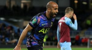 Com gol de Lucas Moura, Tottenham vence o Burnley e avança da Copa da Liga Inglesa