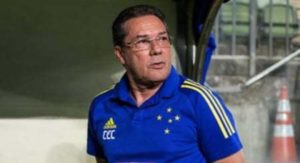 Luxemburgo reclama de arbitragem após derrota do Cruzeiro para o Remo: ‘deixou o jogo moroso’